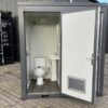 Sanitärcontainer mit WC und Dusche
