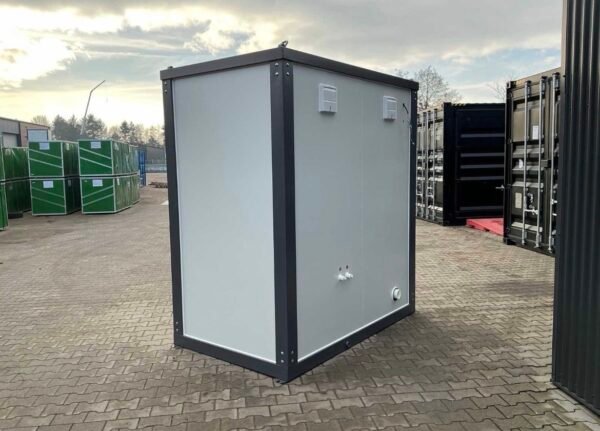 Sanitärcontainer mit WC und Dusche