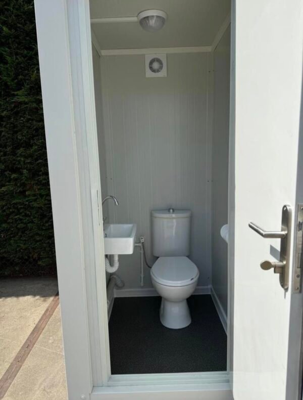 Sanitärcontainer / WC-Einheit / Gebraucht