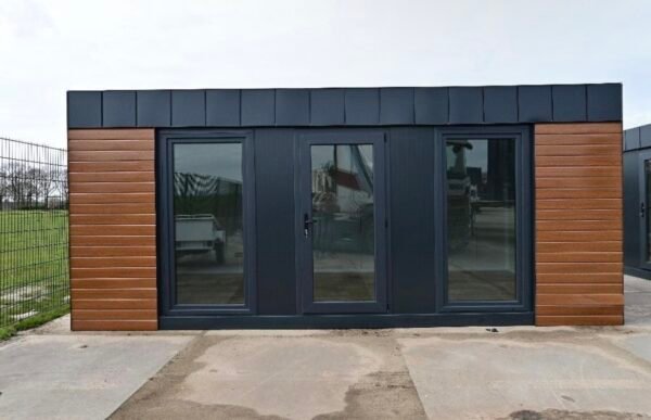 BÜROCONTAINER / WOHNCONTAINER / 6 x 3 x 2,80 m