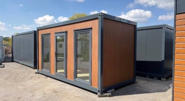 BÜROCONTAINER / WOHNCONTAINER / 5 x 2,40 x 2,80 m