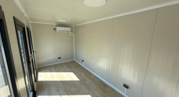 BÜROCONTAINER / WOHNCONTAINER / 5 x 2,40 x 2,80 m