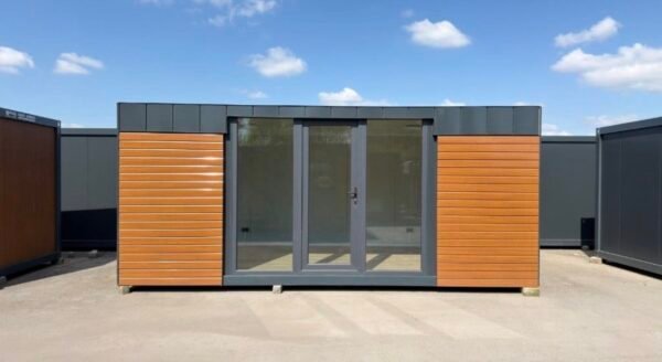 BÜROCONTAINER / WOHNCONTAINER / 6 x 3 x 2,80 m