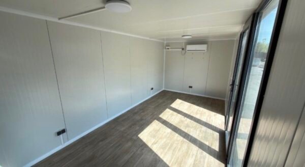 BÜROCONTAINER / WOHNCONTAINER / 6 x 3 x 2,80 m