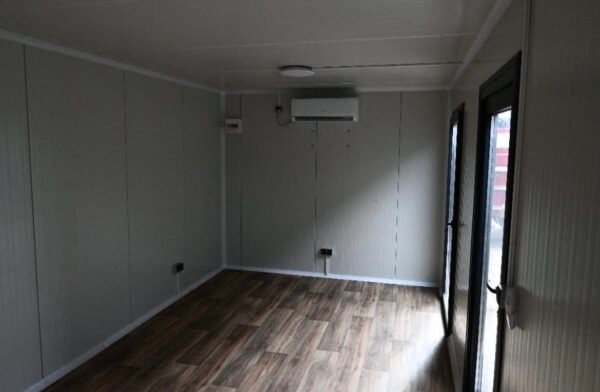 BÜROCONTAINER / WOHNCONTAINER / 4 x 2,40 x 2,80 m