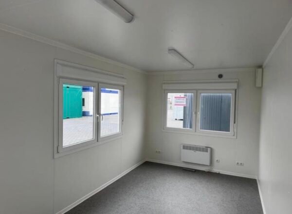 BÜROCONTAINER / 6 x 3 meter ( RAL 7016 )